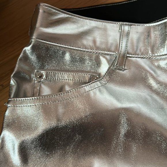 Wild Fable shimmery silver pants size 8-nwt - Picture 5 of 6